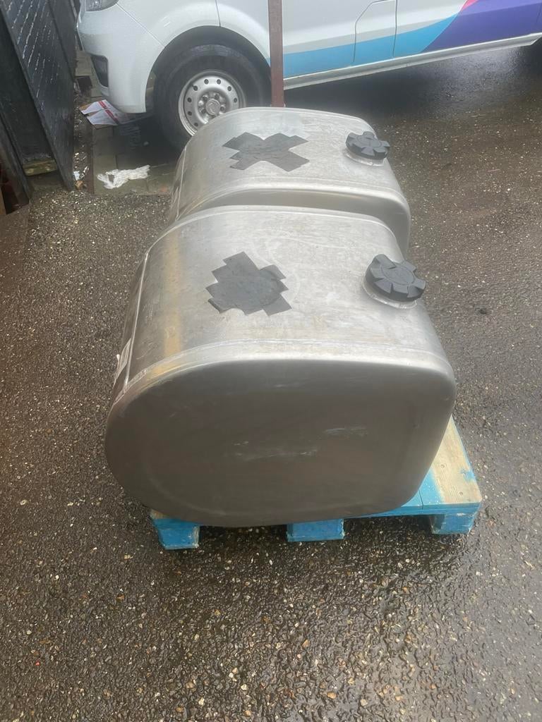 Nieuwe Volvo brandstoftanks  €150 pst, Auto-onderdelen, Ophalen, Nieuw, Volvo, Volvo