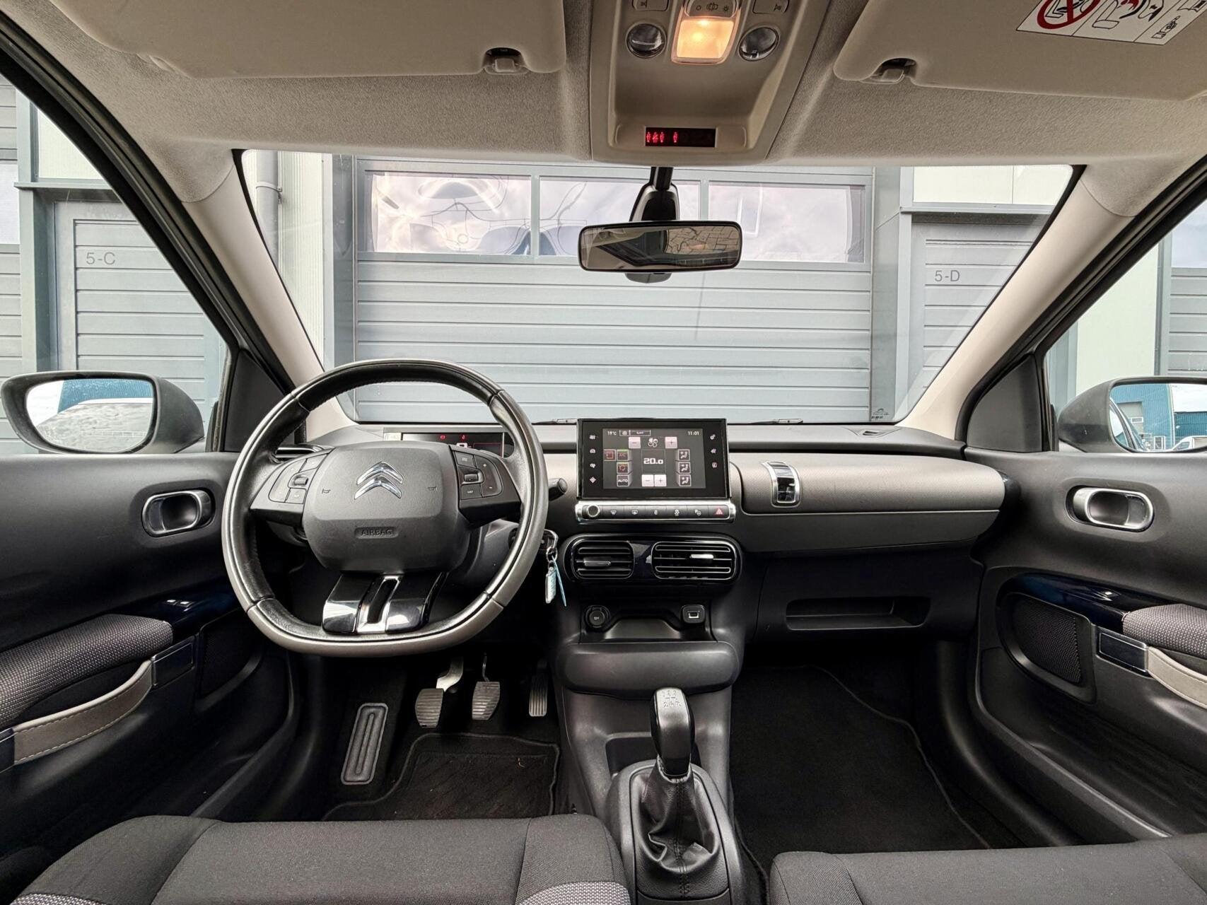 Citroen C4 Cactus 1.2 - 110pk Shine | Trekhaak | Rijklaar &, Auto's, Voorwielaandrijving, Stof, Gebruikt, 1199 cc
