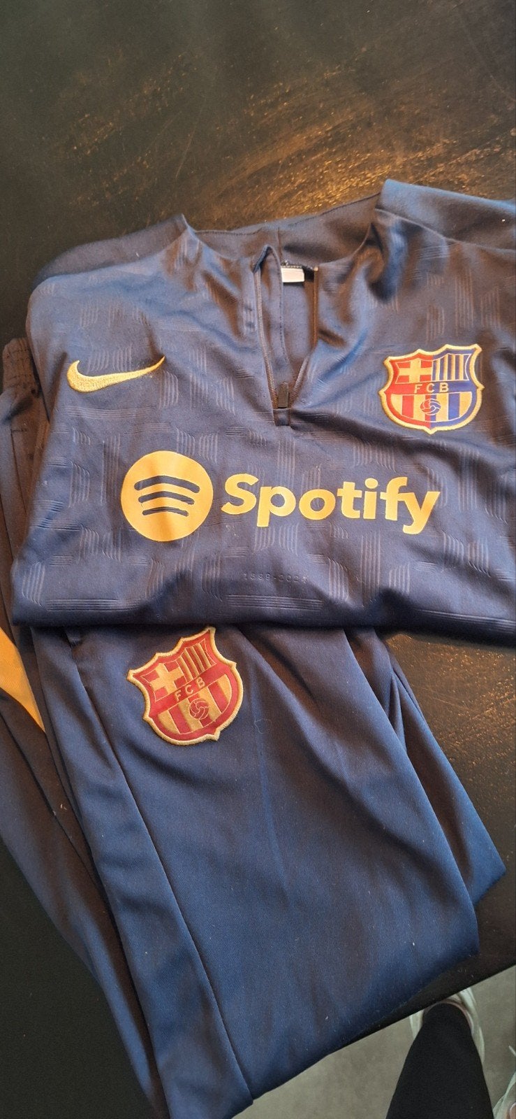 FCB trainingspak 152/158, Sport en Fitness, Maat XS of kleiner, Ophalen of Verzenden, Zo goed als nieuw, Trainingspak