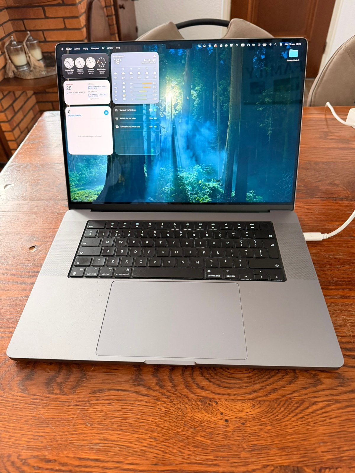MacBook Pro M2 16 inch 32Gb 2Tb