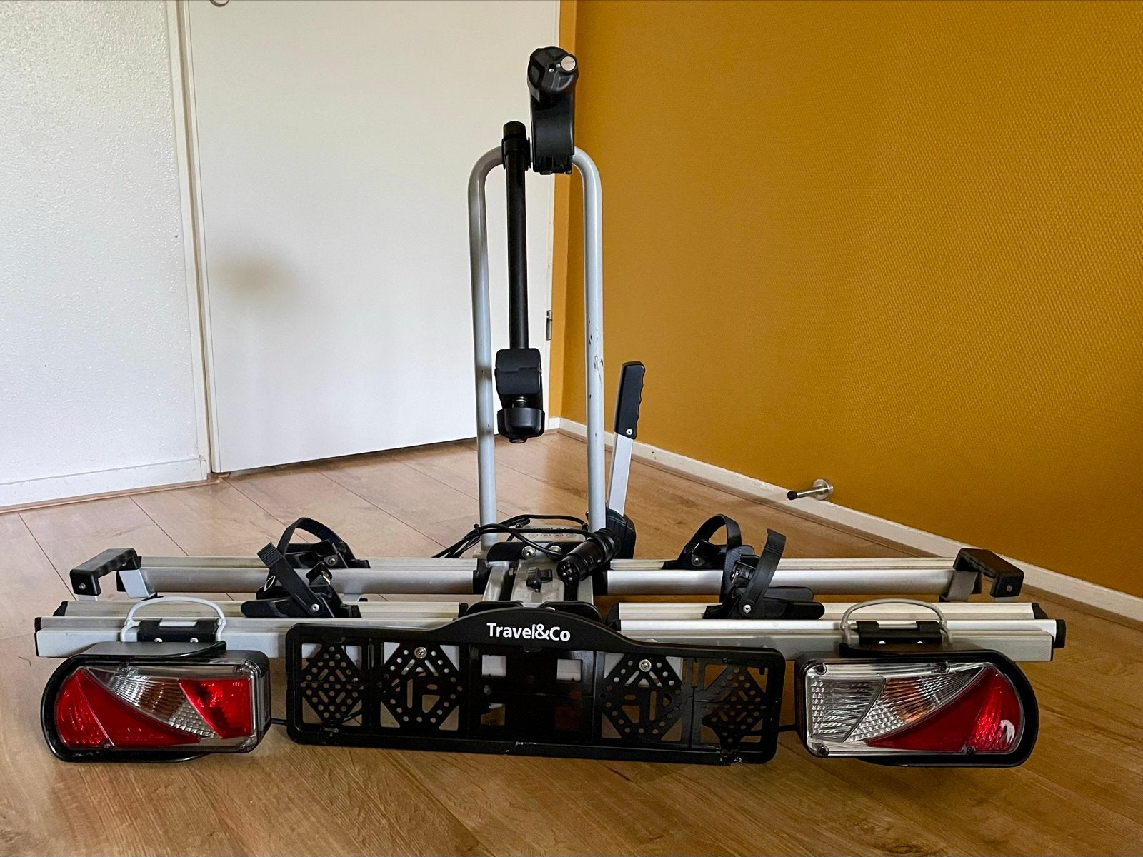 Travel & Co (ANWB) Kantelbare Fietsendrager voor 2 E-bikes, Ophalen, Gebruikt, 2 fietsen, Trekhaakdrager