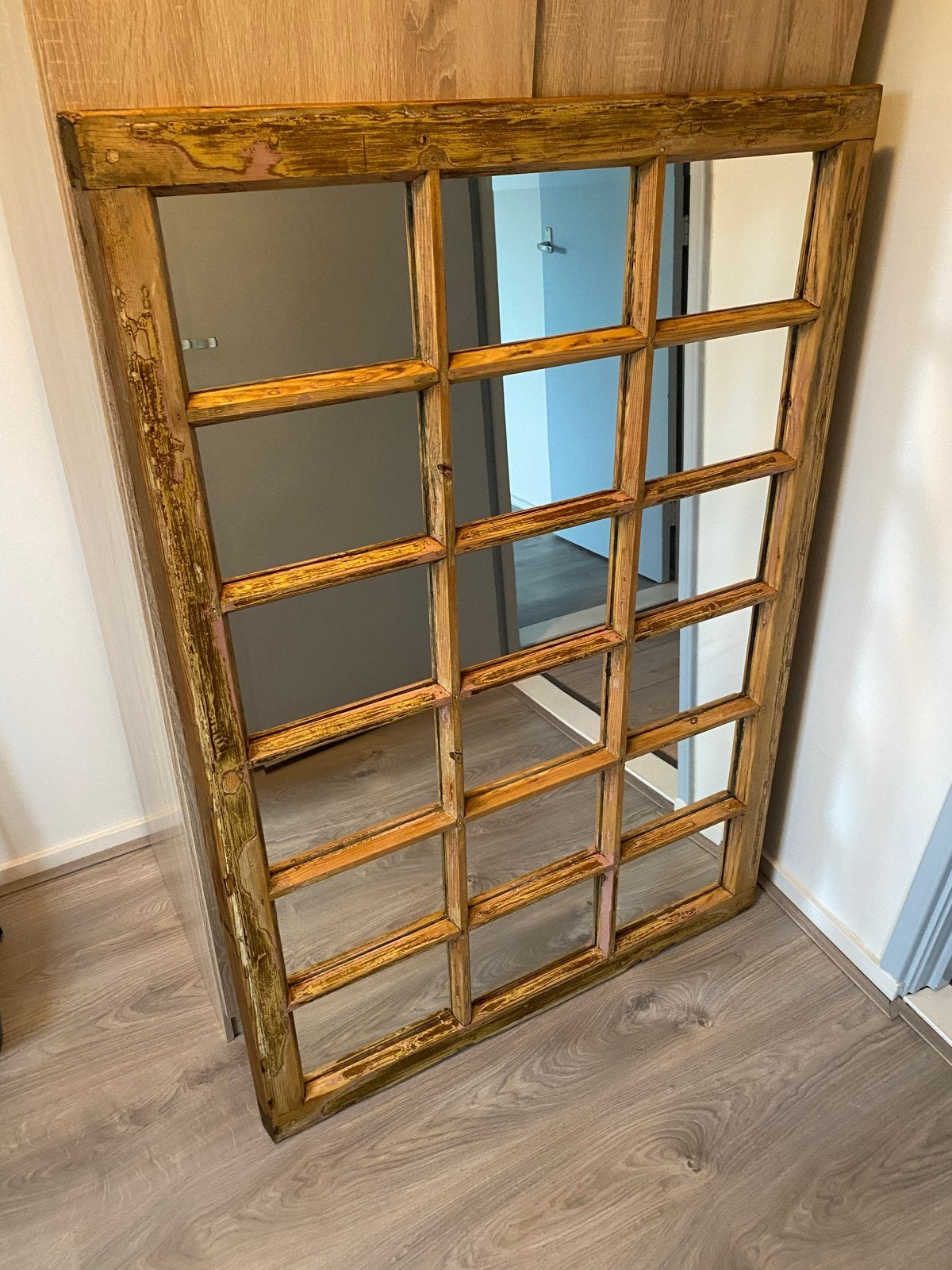 Grote vintage spiegel met houten raamwerk, Ophalen