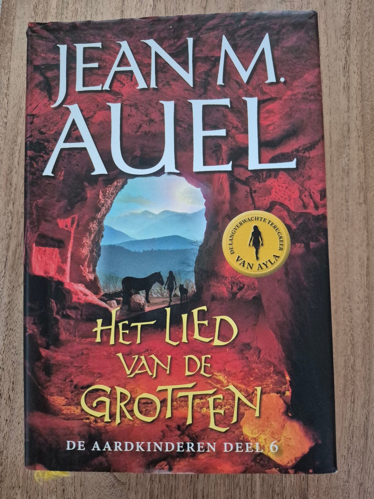 Het Lied van de Grotten - De Aardkinderen Deel 6, Ophalen of Verzenden, Zo goed als nieuw, Jean M. Auel, Nederland