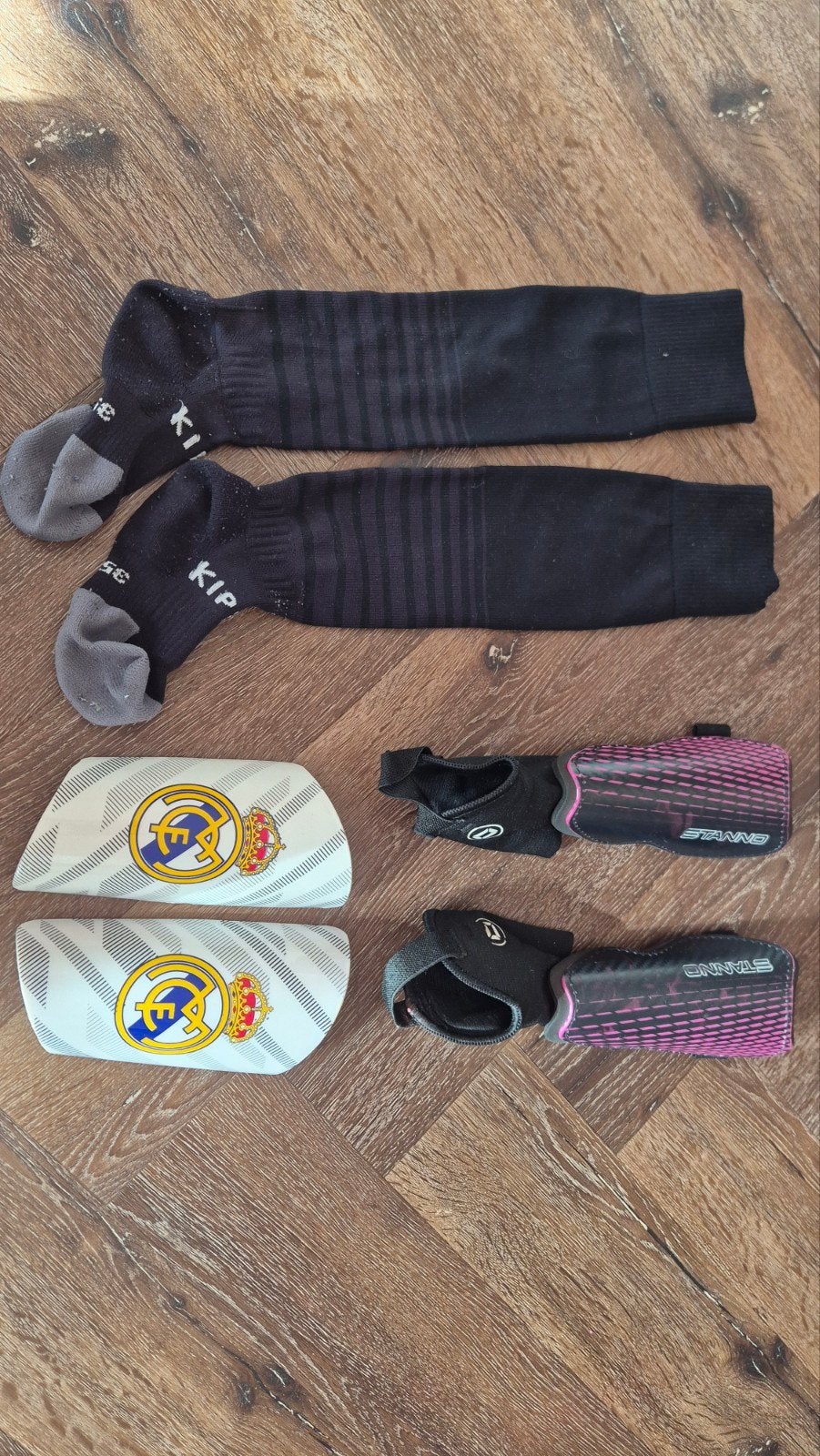 2x Scheenbeschermers (Real Madrid & Stanno maat XS) + Kipsta, Maat XS of kleiner, Ophalen, Gebruikt, Overige typen
