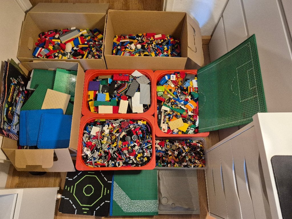 Ruim 50 Kilo Lego, Grondplaten en Minifigure onderdelen, Ophalen, Gebruikt, Losse stenen, Lego