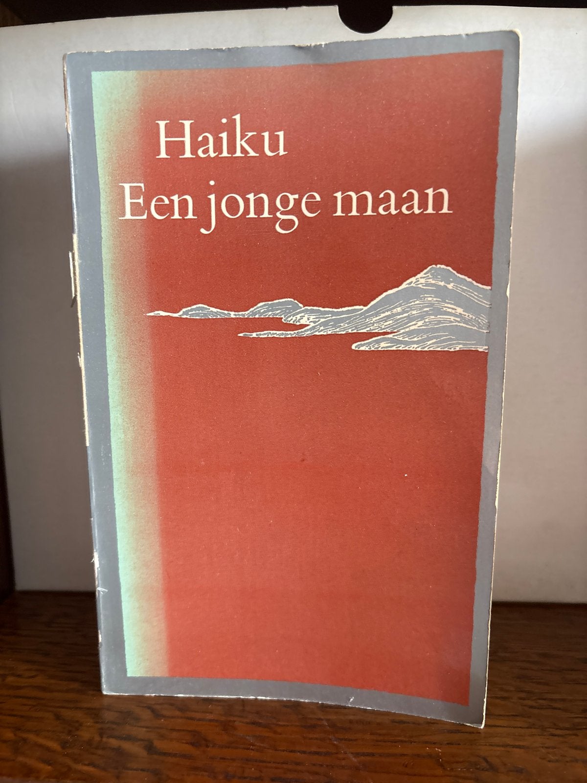 Haiku: Een Jonge Maan - Klassieke Japanse Poëzie, Ophalen of Verzenden, Gelezen, Wereld overig