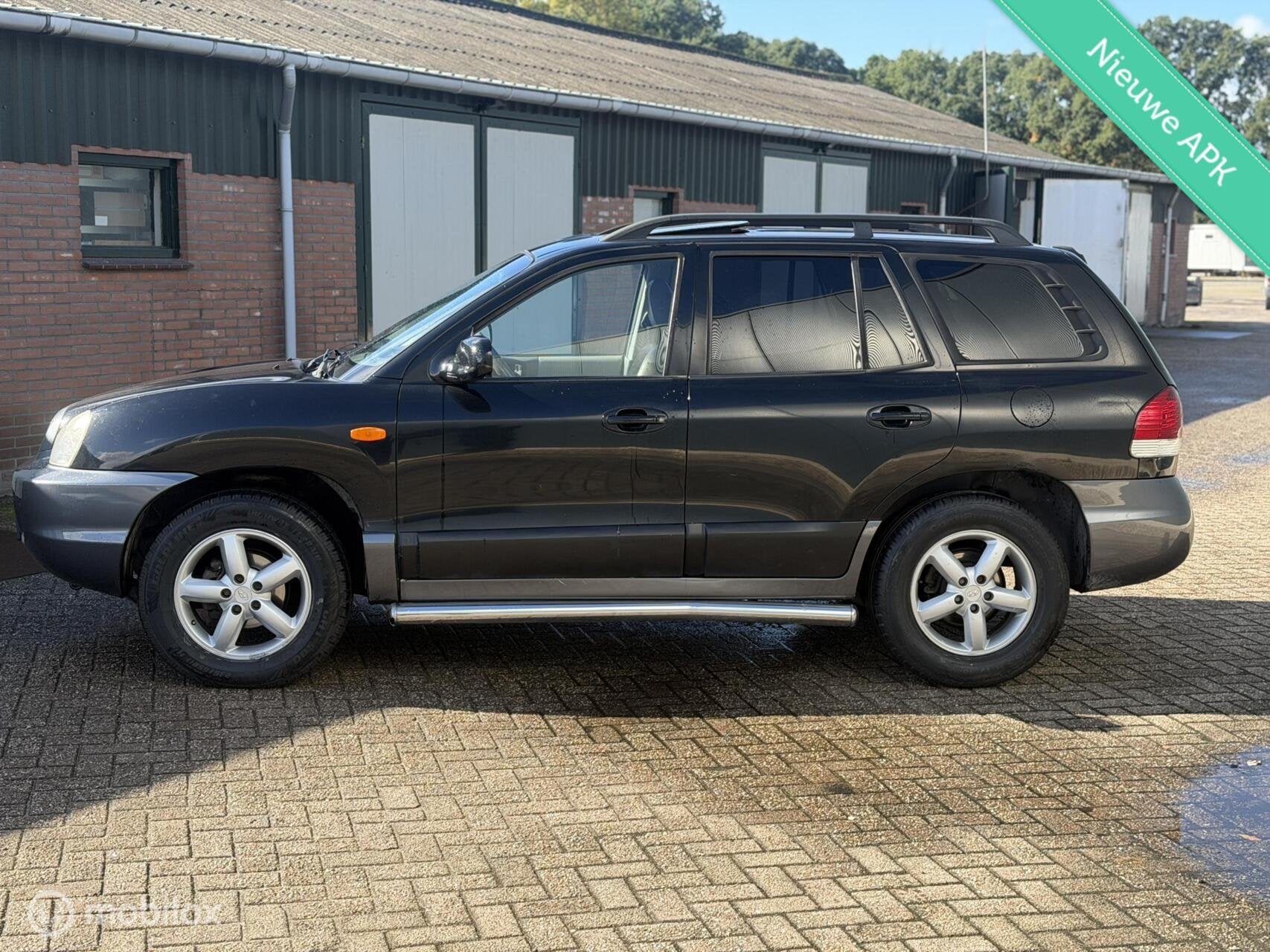 Hyundai Santa Fe 2.0i-16V NAP/APK/AIRCO, Auto's, Gebruikt, 4 cilinders, 2000 kg, Zwart