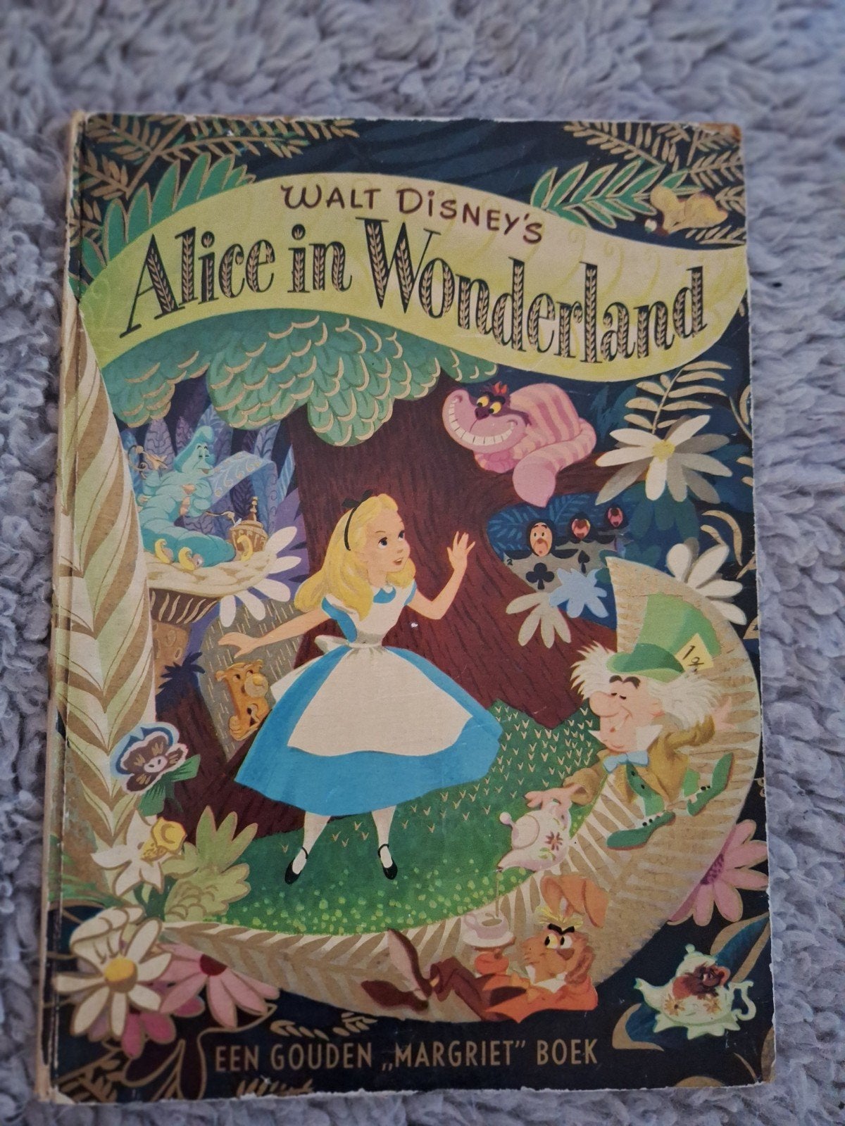 Walt Disney's Alice in Wonderland - Gouden Margriet Boek, Boeken, Fantasy, Ophalen of Verzenden