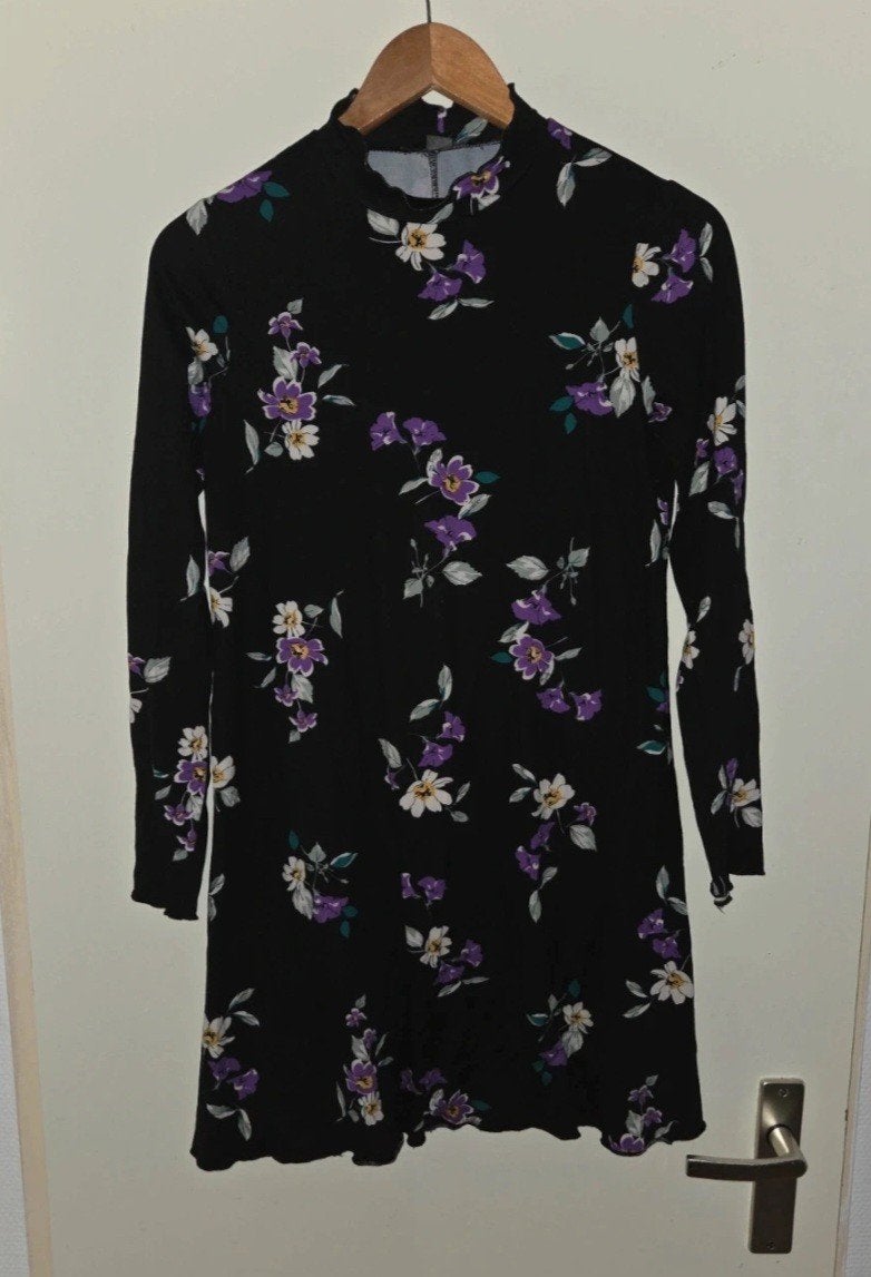 Primark stretch jurk zwart met bloemen maat M, Maat 38/40 (M), Primark, Zwart, Ophalen of Verzenden