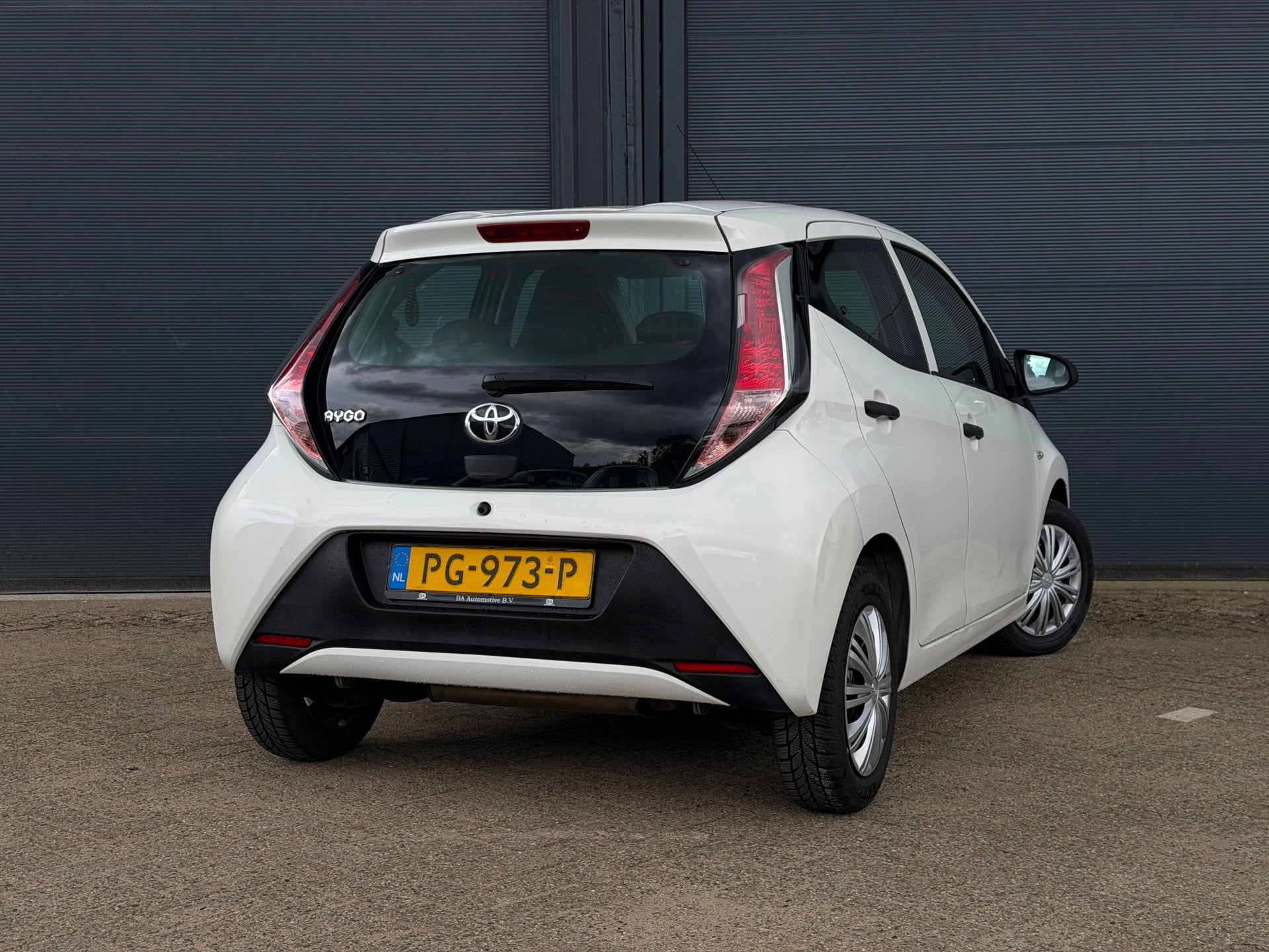 Toyota Aygo 1.0 VVT-i | Airco | 5 Deurs | E-Pakket | Bluetoo, Auto's, Voorwielaandrijving, Gebruikt, Euro 6, 4 stoelen