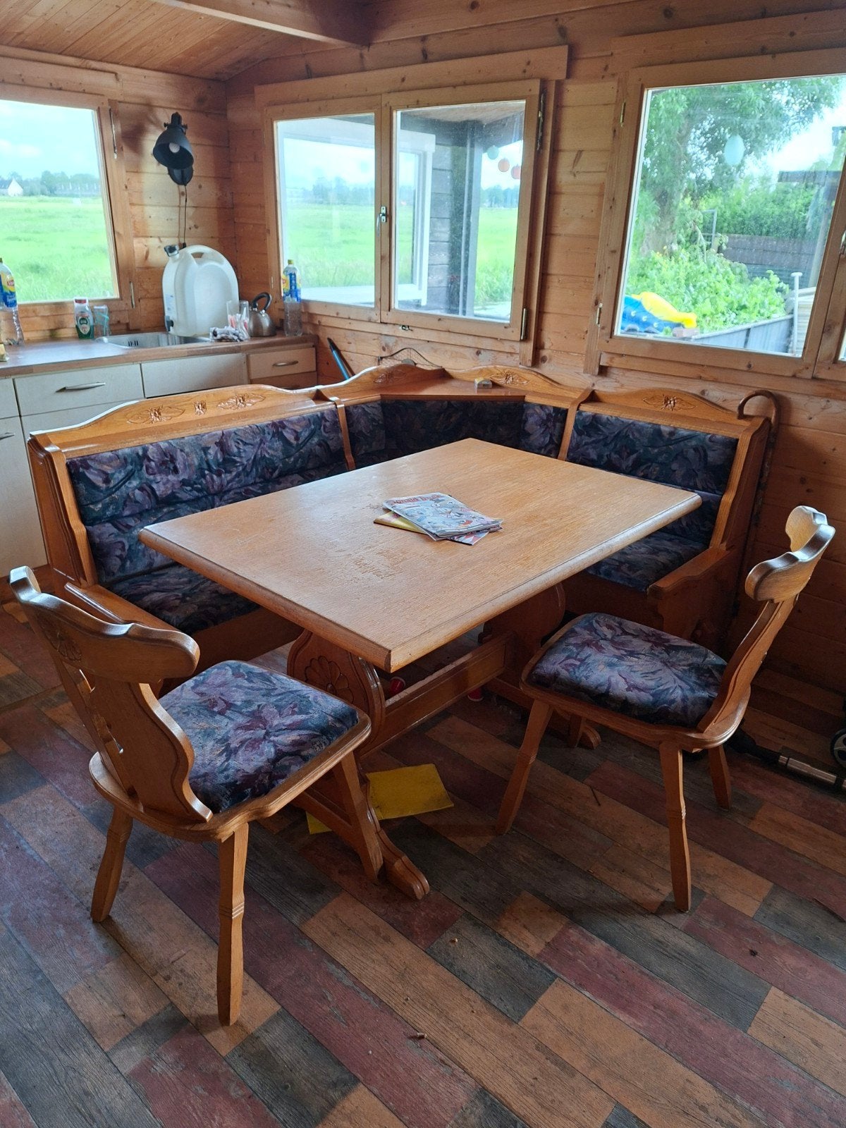Gezellige houten Oostenrijkse eethoek met bank en stoelen, Verzenden, Gebruikt