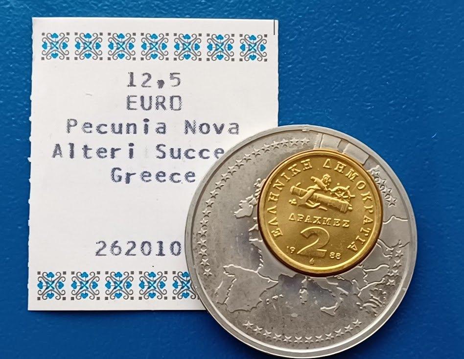 Penning Pecunia Nova Alteri Succedit Griekenland 12,5 euro, Postzegels en Munten, Penningen en Medailles, Verzenden, Overige materialen