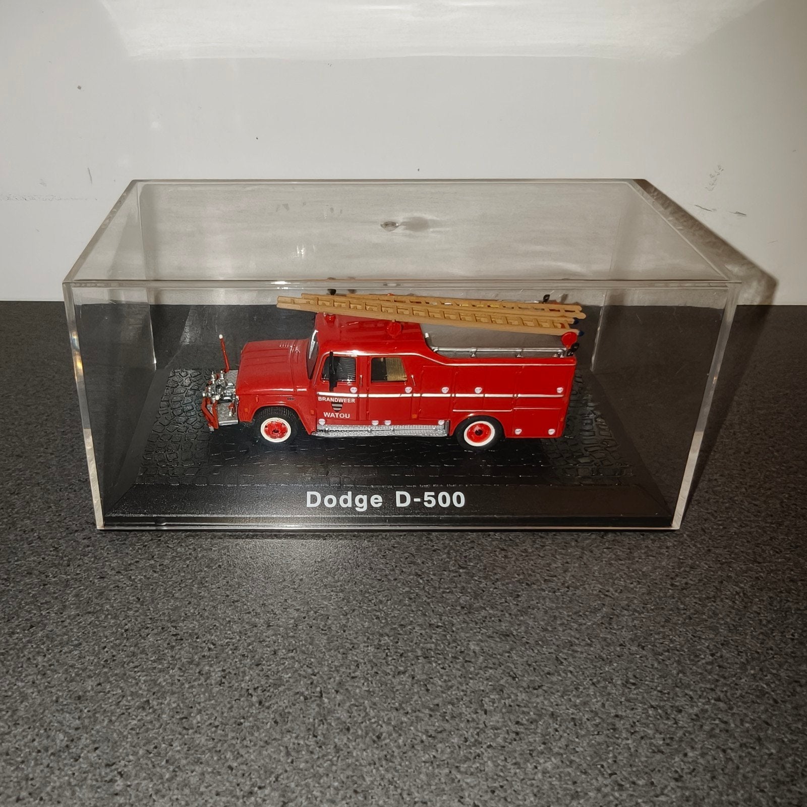 Dodge D-500 Brandweerwagen Modelauto in Vitrine, Ophalen of Verzenden, Zo goed als nieuw, Overige typen