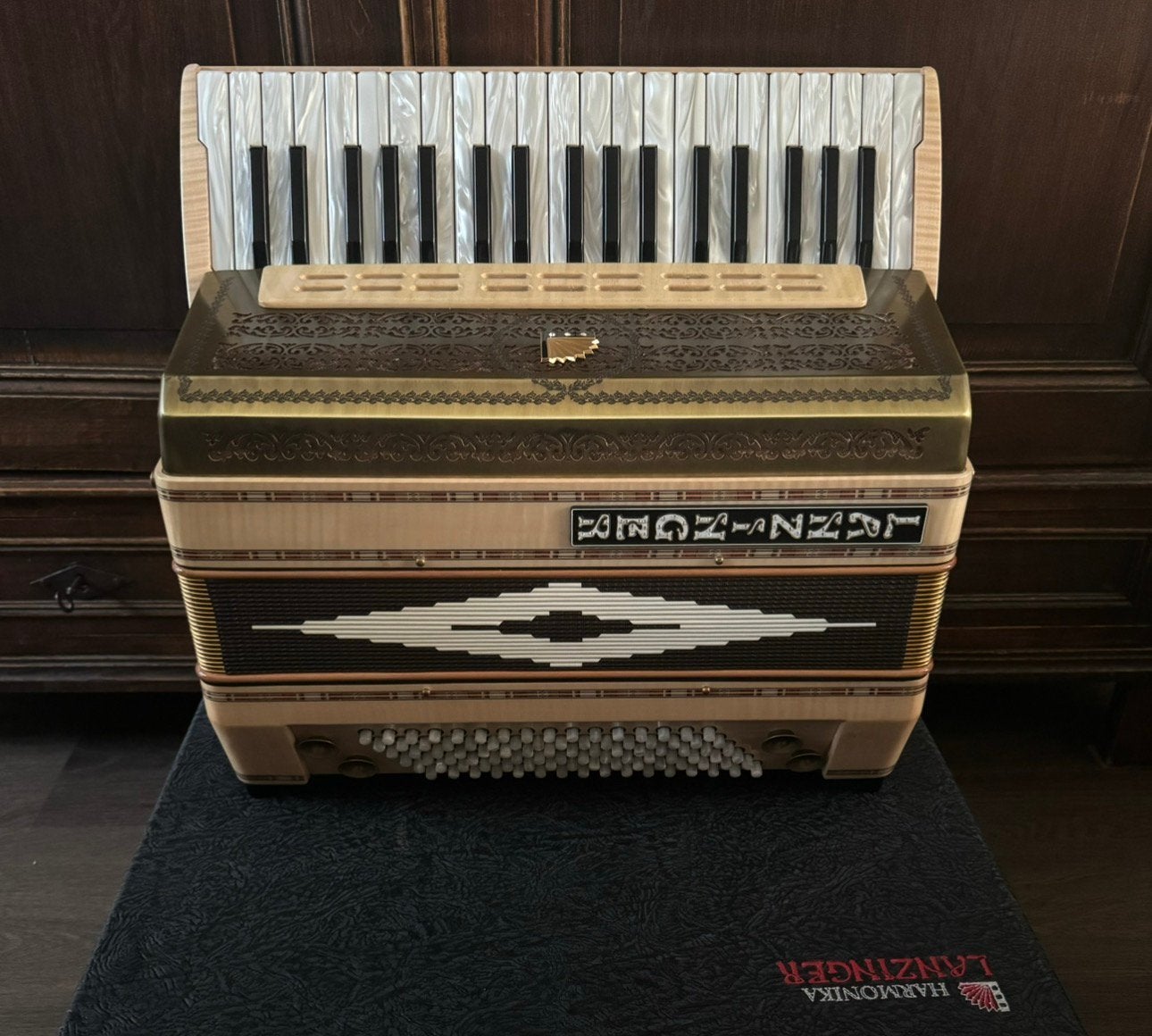 Lanzinger steirische accordeon met helicon bassen, Ophalen of Verzenden, Zo goed als nieuw, Overige merken, Met koffer