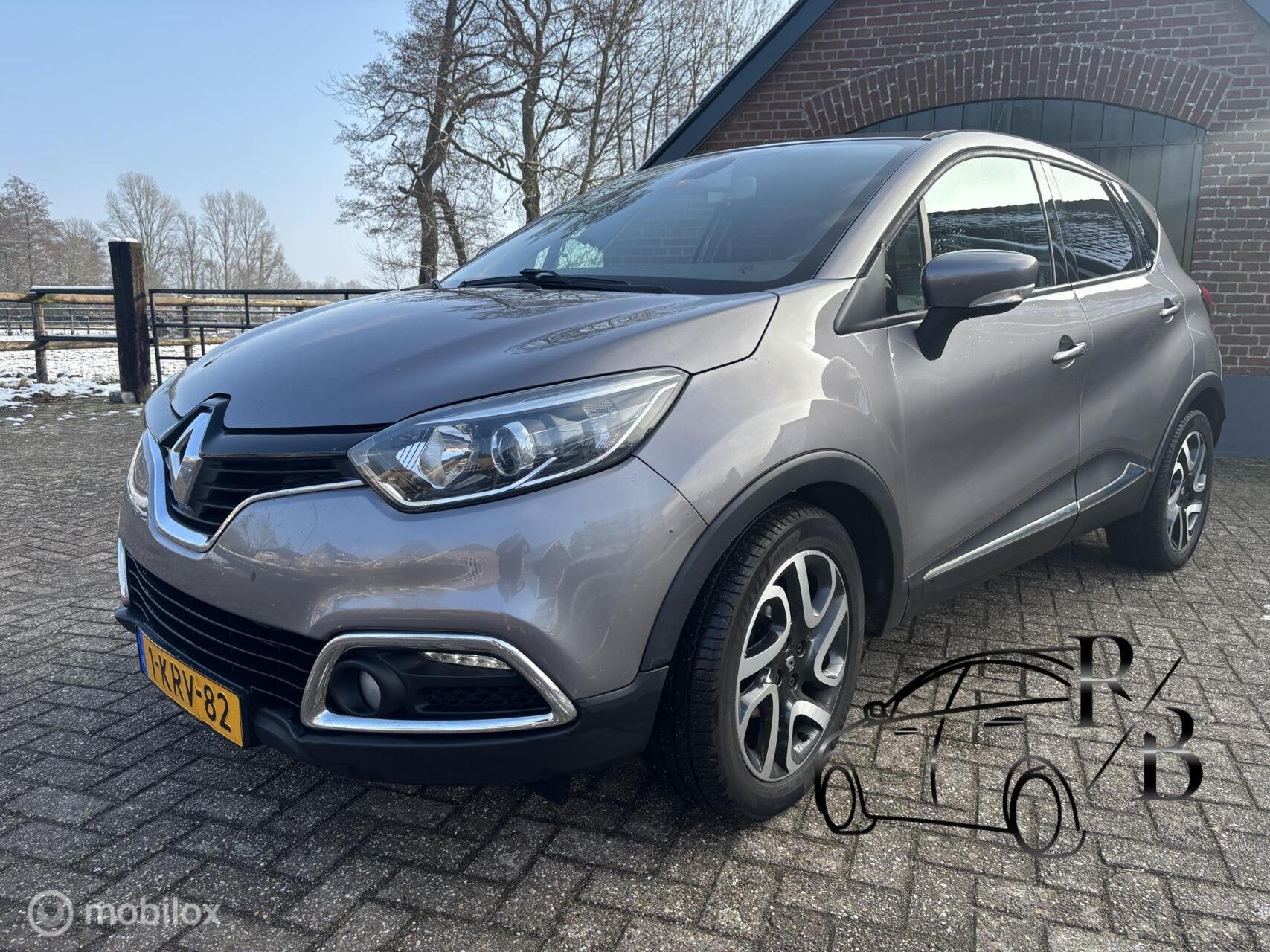Renault Captur 0.9 TCe Dynamique NAVI CRUISE AIRCO PARK SENS, Auto's, Renault, Voorwielaandrijving, Stof, Gebruikt, 49 €/maand