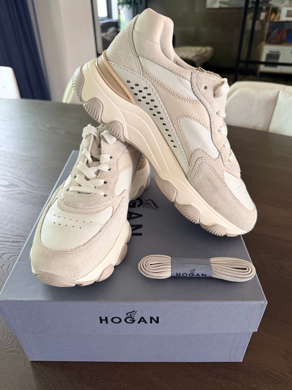 Dames Hogan Hyperactive maat 38,5, Ophalen of Verzenden, Zo goed als nieuw, Wit, Sneakers of Gympen