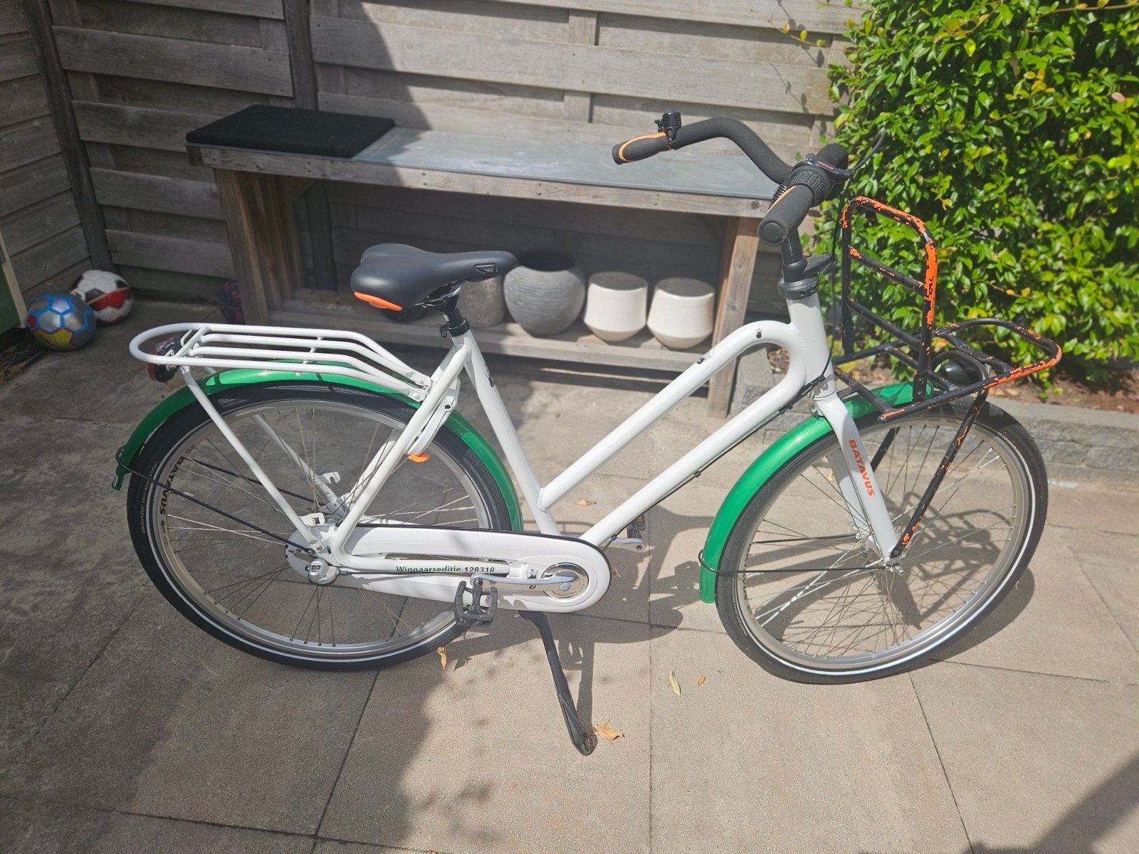 Batavus Damesfiets met Voordrager en Bagagedrager, Fietsen en Brommers, Fietsen | Dames | Damesfietsen, Ophalen, Terugtraprem