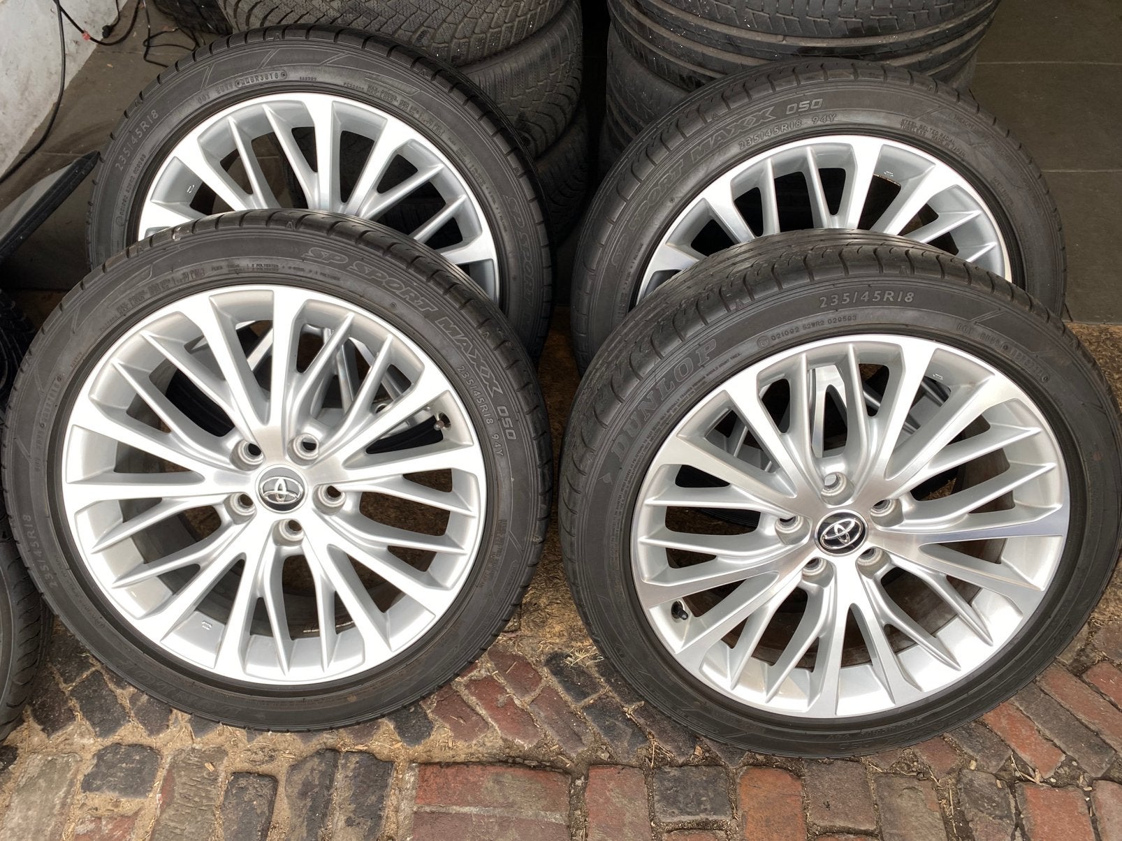 ALS NIEUWE 18” Toyota Camry velgen + tpms + 235/45R18 banden, 18 inch, Banden en Velgen, Nieuw, Ophalen of Verzenden