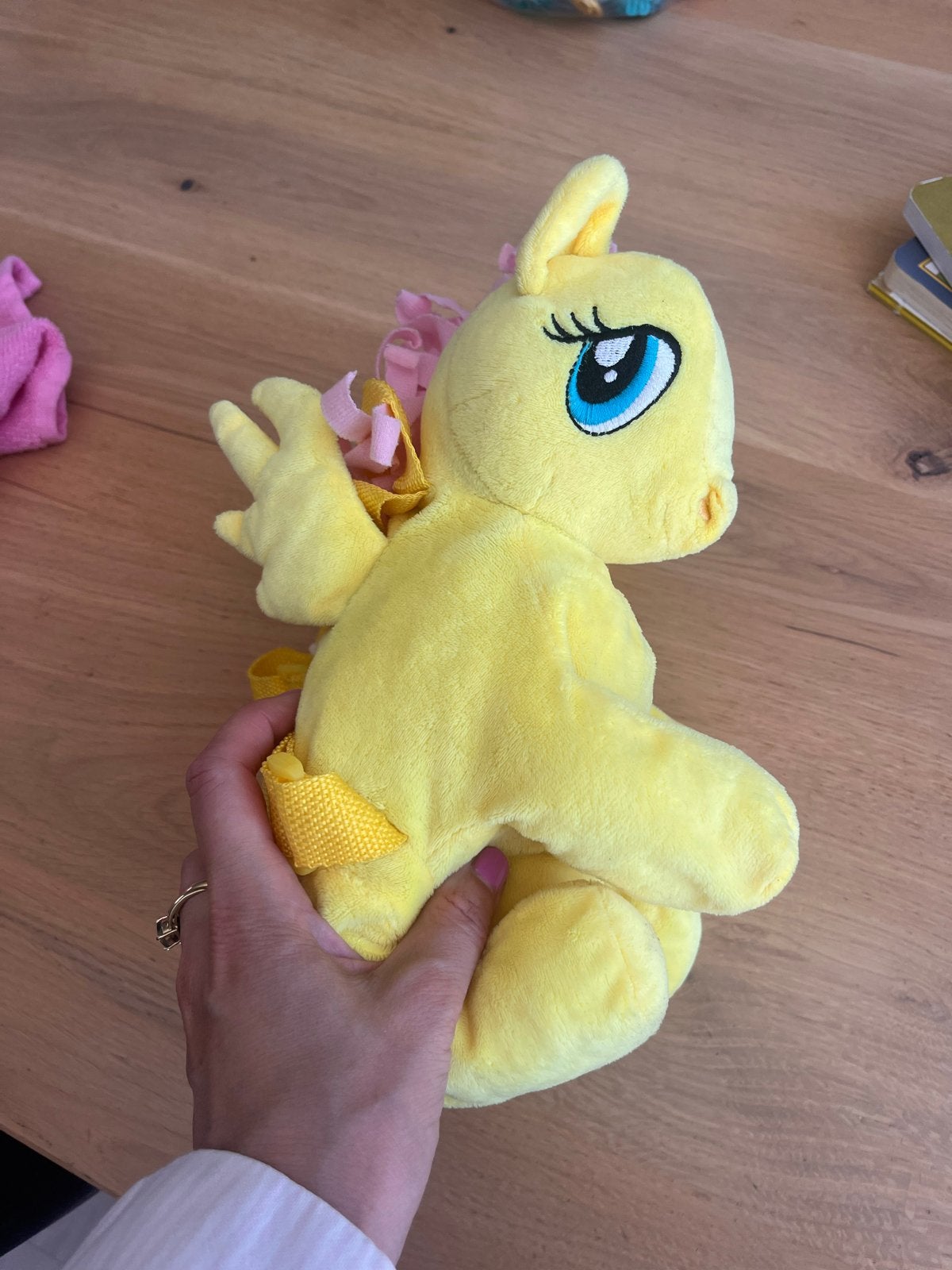 My Little Pony Fluttershy knuffel rugzakje, Paard, Overige merken, Ophalen of Verzenden, Zo goed als nieuw