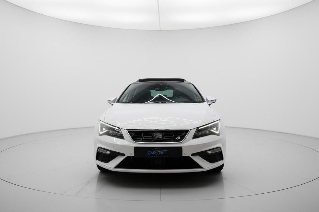 Seat Leon 1.5 TSI FR PANO VIRTUAL SFEER ACC SFEER TREKHAAK, Auto's, Seat, 4 cilinders, 150 pk, 620 kg, Origineel Nederlands