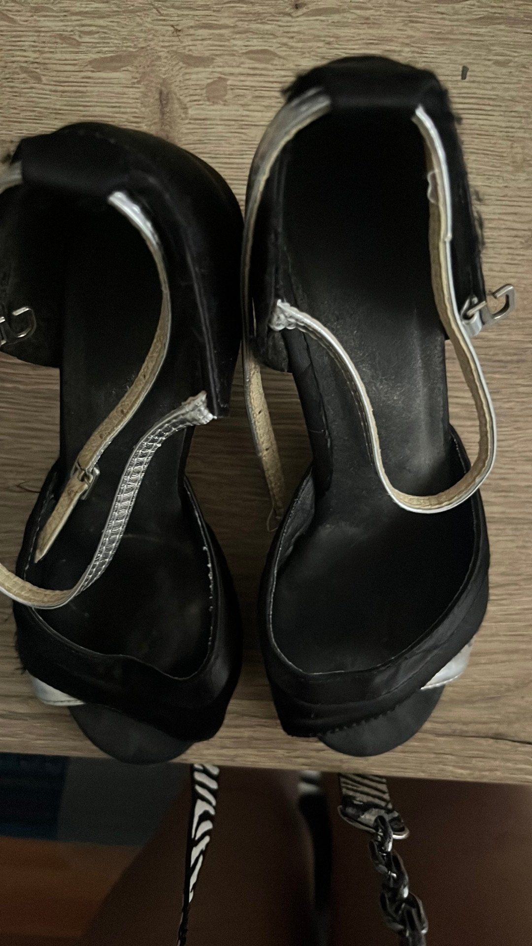 Dansschoenen, maat 38 zilver met zwart met mooi klein hakje, Ophalen of Verzenden, Gedragen, Zwart
