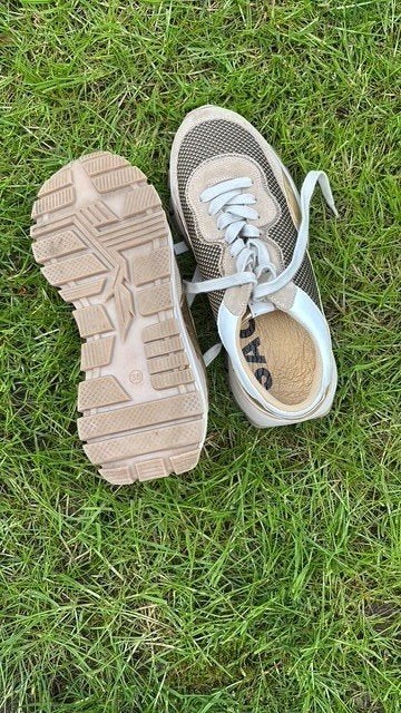 Sacha Dames schoenen maat 38 Creme met Goud, Ophalen of Verzenden, Zo goed als nieuw, Beige, Sneakers of Gympen