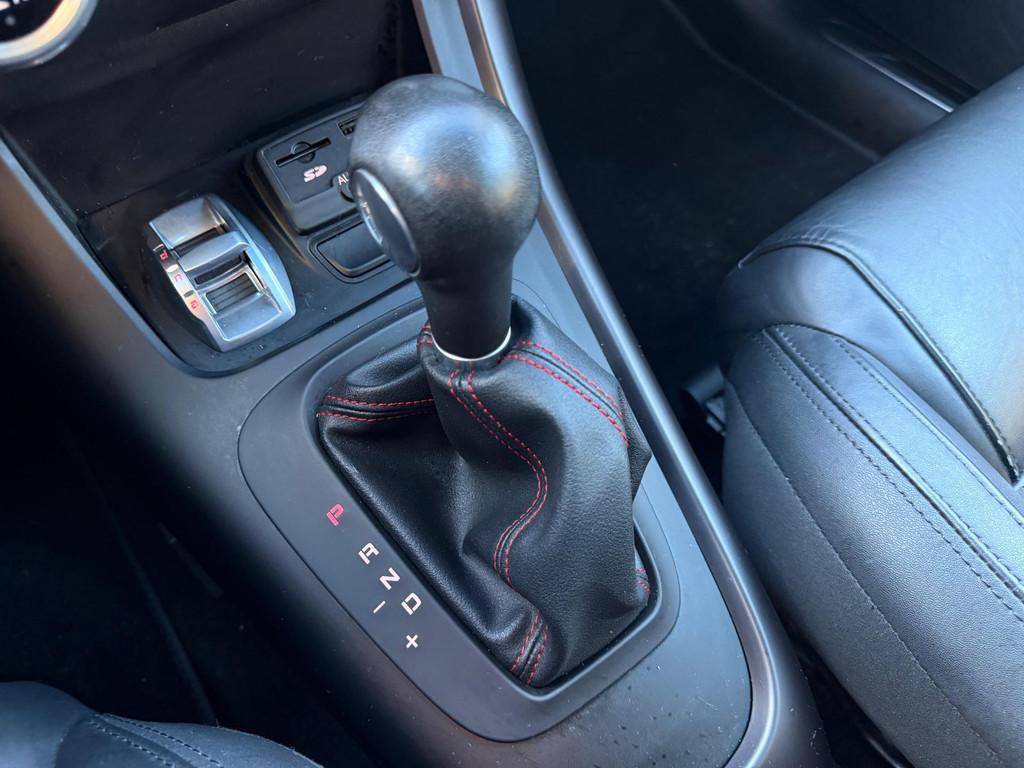 Alfa Romeo Giulietta 1.4 Turbo MultiAir Super Aut/Leer/Navi/, Euro 6, 4 cilinders, Zwart, Bedrijf