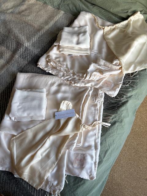 Crisp sheets Tencel Milk  2 sets 200x220, Huis en Inrichting, Slaapkamer | Beddengoed, Overige kleuren, Dekbedovertrek, Tweepersoons