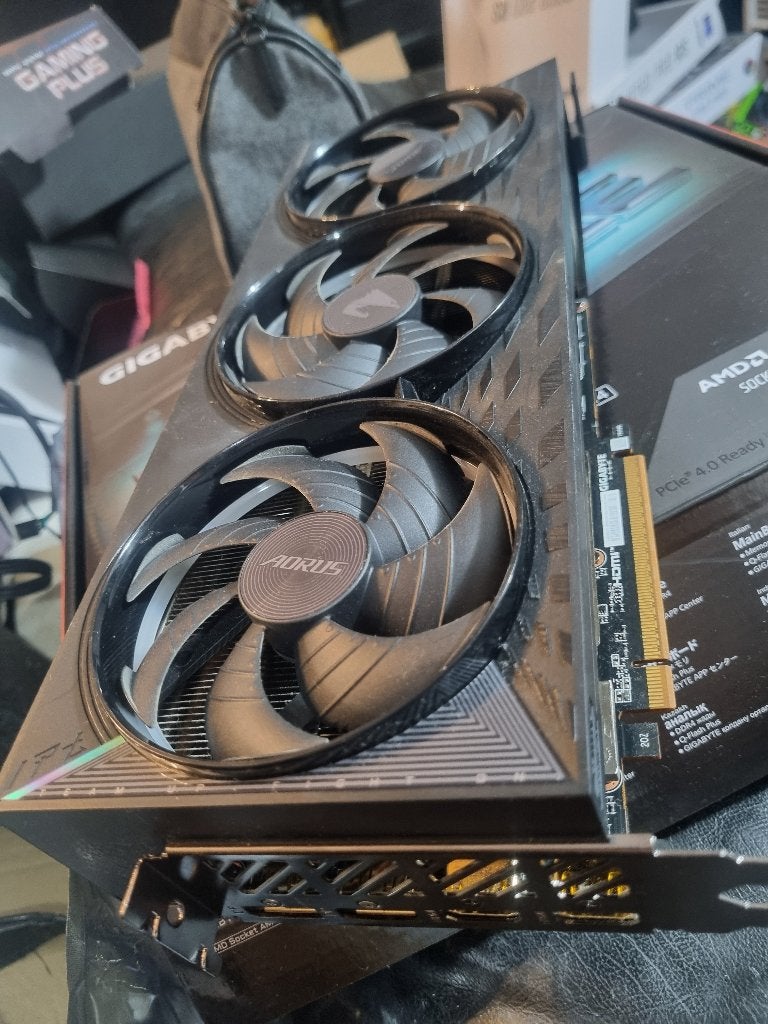 RX 9070XT AMD Aorus 16Gb GDDR6,HDMI,DP,helemaal goed werkend, AMD, GDDR6, Ophalen of Verzenden, Zo goed als nieuw