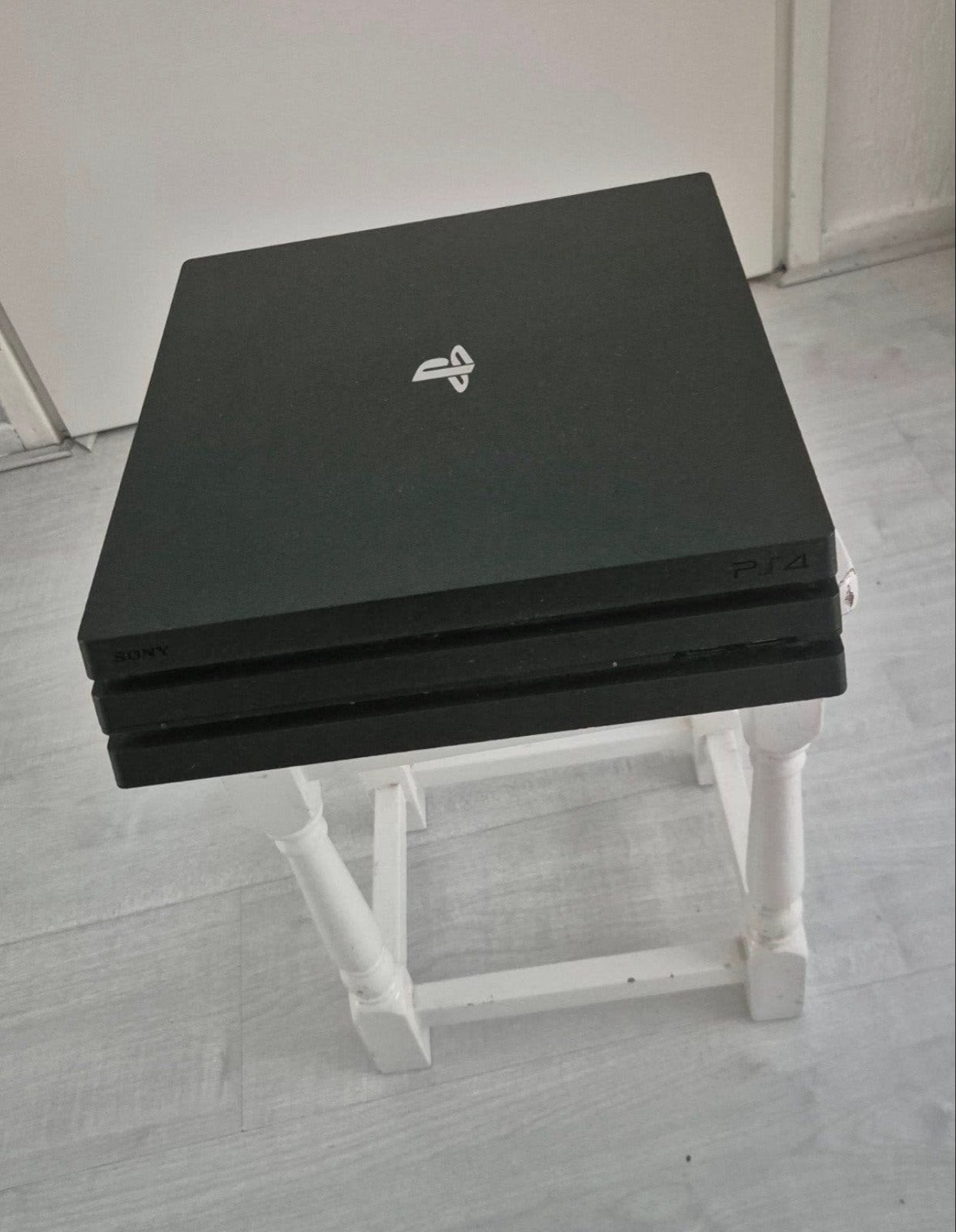 Gezocht: PS4 en PS4 Pro – direct een bod, gratis verzenden, 3 spelers of meer, Ophalen of Verzenden, Gebruikt, Vanaf 3 jaar