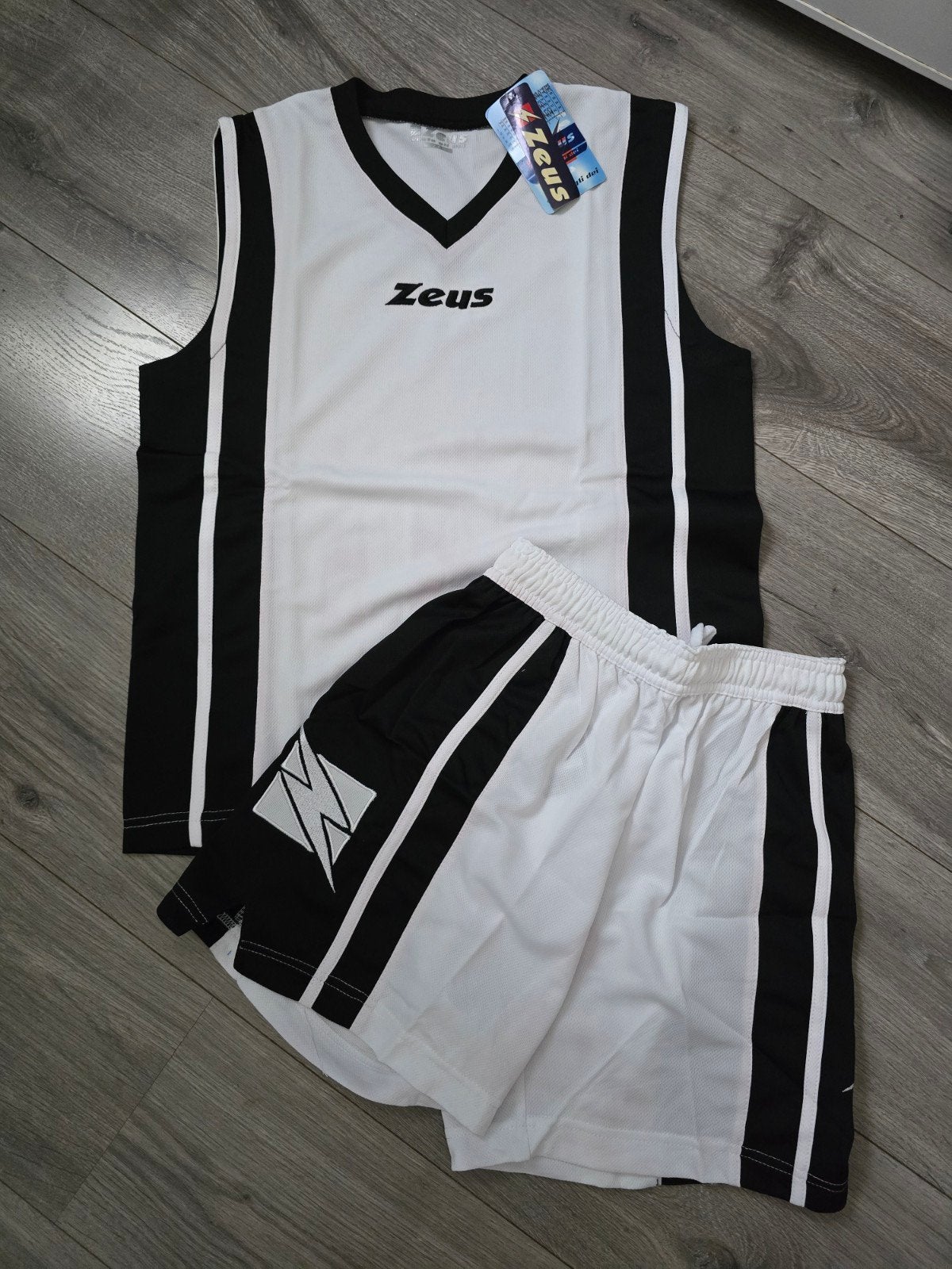Basketball Jersey + Shorts, maat 2XS, Nieuw (IJ8), Sport en Fitness, Basketbal, Ophalen, Nieuw, Kleding