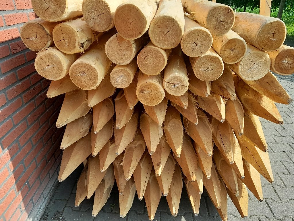 Foto 6 van Robiniahouten palen, robinia paal 200cm lang 10-12cm dik