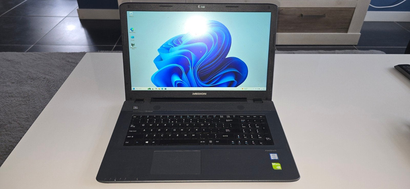 Medion Intel i7-7500U 2.70 Ghz 256 Gb Ssd 8 Gb Geh, Met videokaart, 2 tot 3 Ghz, Qwerty, 8 GB