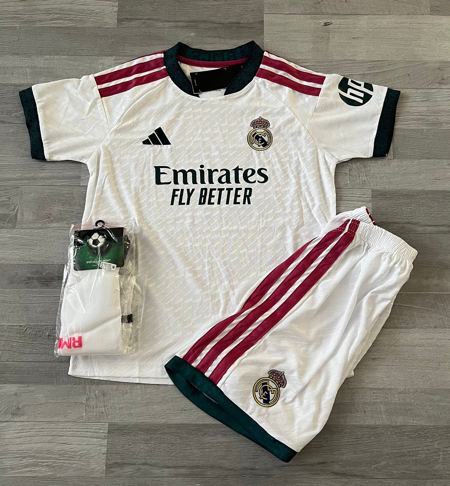 Real Madrid Kids Set 152, Kinderen en Baby's, Ophalen of Verzenden, Zo goed als nieuw, Jongen of Meisje, Setje
