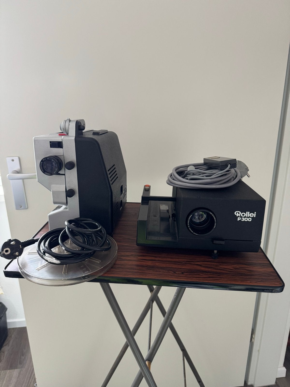 Vintage film- en diaprojector set met accessoires, Ophalen, Gebruikt, Met scherm