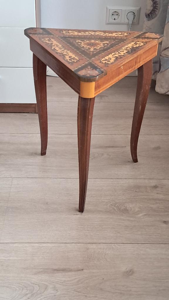 Tafeltje met muziek, Ophalen
