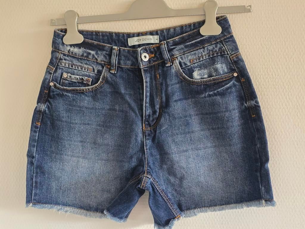JDY dames Denim korte spijkerbroek maat 36, Kleding | Dames, Broeken en Pantalons, Kort, Blauw, Ophalen of Verzenden, Zo goed als nieuw
