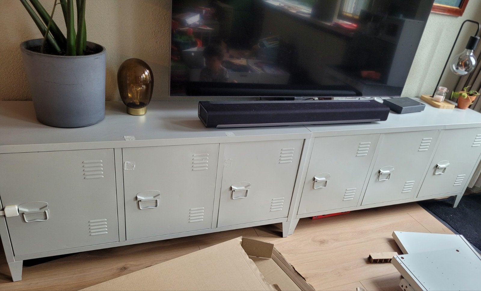 2 moderne kasten (tegen elk aannemelijk bod), Ophalen, Gebruikt