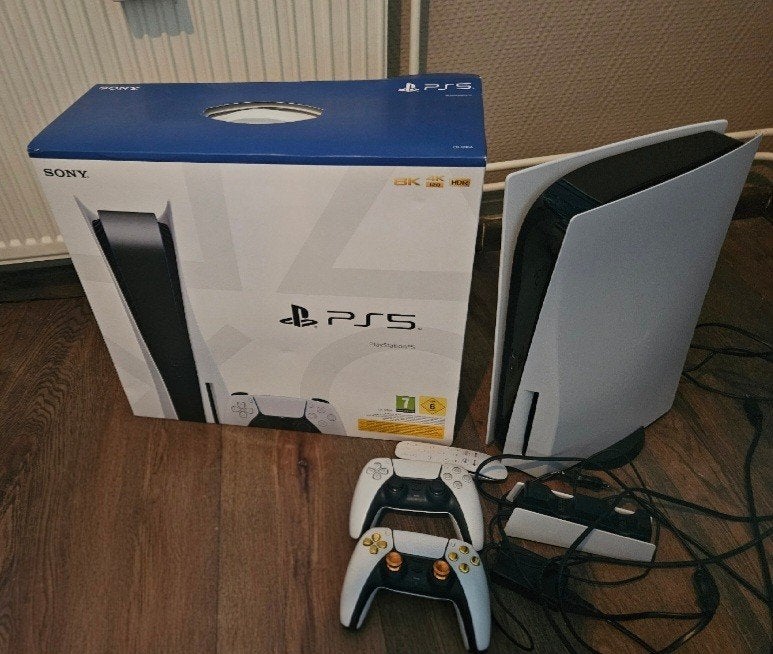 PS5 Disc Editie 825GB met 4 games,2 controllers,accessoires, Ophalen, Zo goed als nieuw