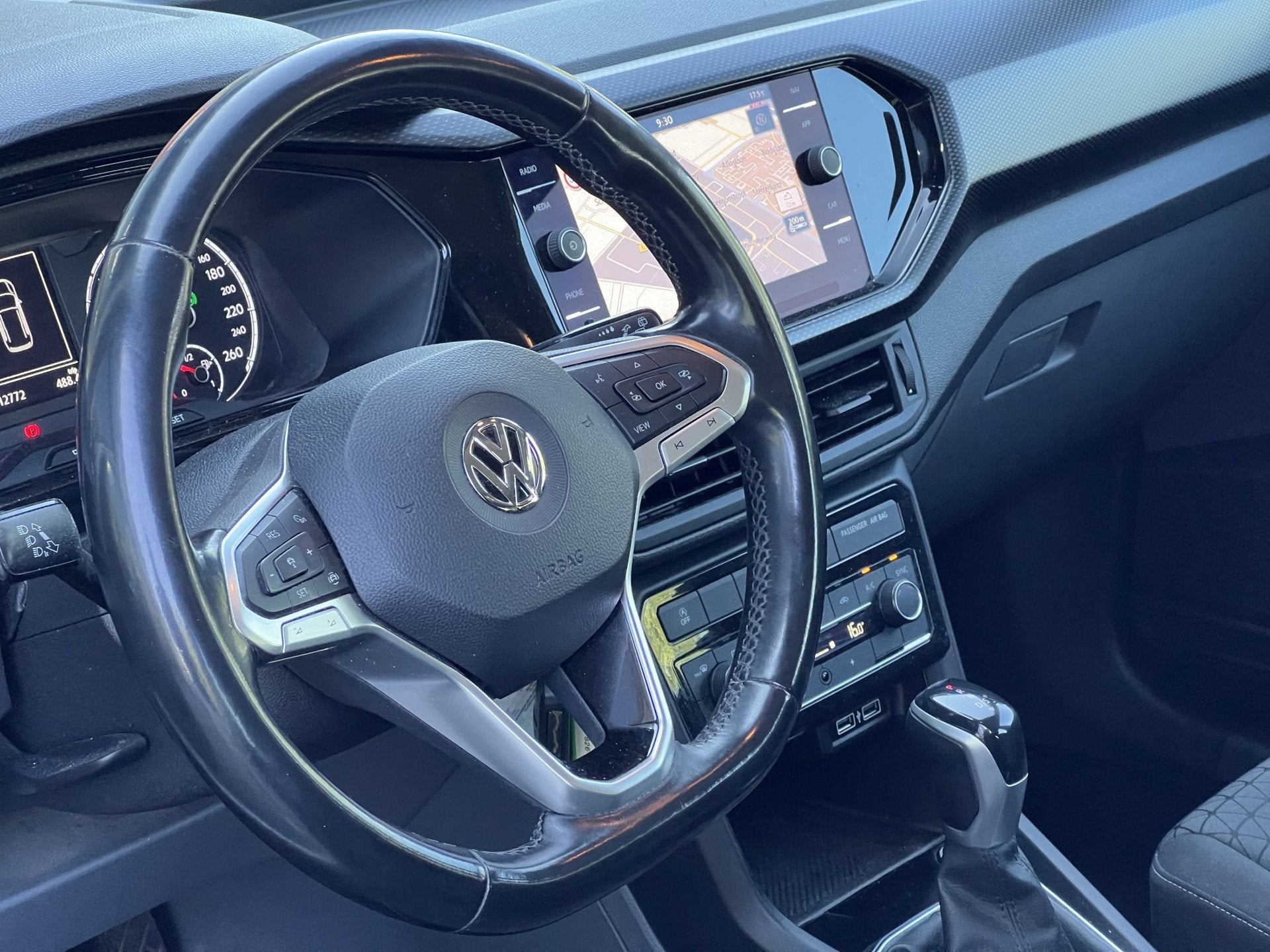 Volkswagen T-Cross 1.0 TSI Life | Camera | Apple Carplay |, Gebruikt, Euro 6, 116 pk, Wit