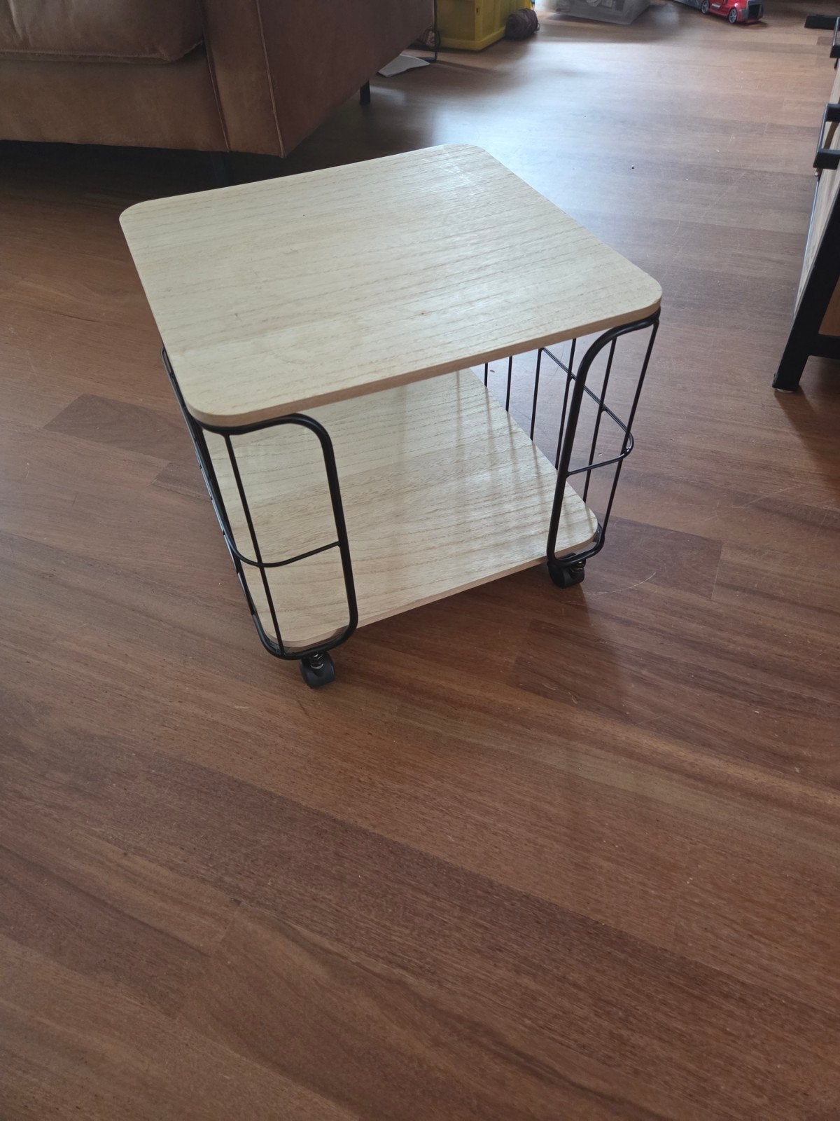 Bijzettafel met houten blad en metalen frame op wielen, Minder dan 45 cm, Minder dan 55 cm, Gebruikt, Modern, Industrieel