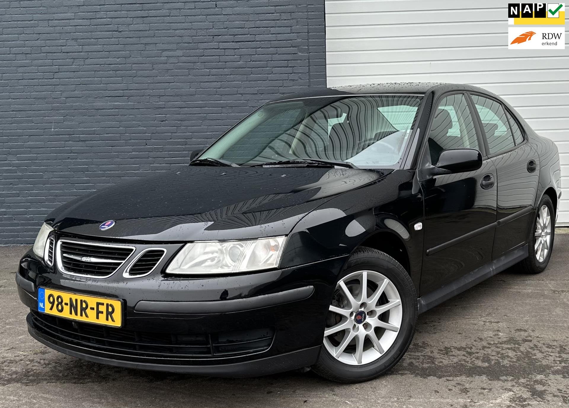 Saab 9-3 Sport Sedan 1.8 Linear 1STE EIG/NWEDISTRIBUTIE/VOLO, Auto's, Stof, Gebruikt, Zwart, 1796 cc