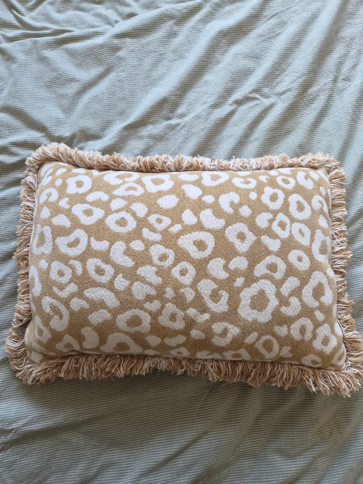 Panterprint sierkussen met franjes, Ophalen, Beige, Met print, Zo goed als nieuw