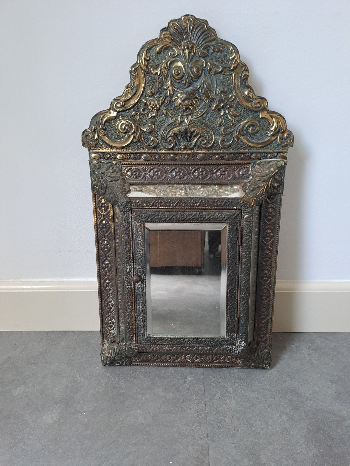Antiek spiegelkastje met borstels – Napoleon III stijl – ca., Antiek en Kunst, Antiek | Spiegels, Ophalen, Minder dan 50 cm