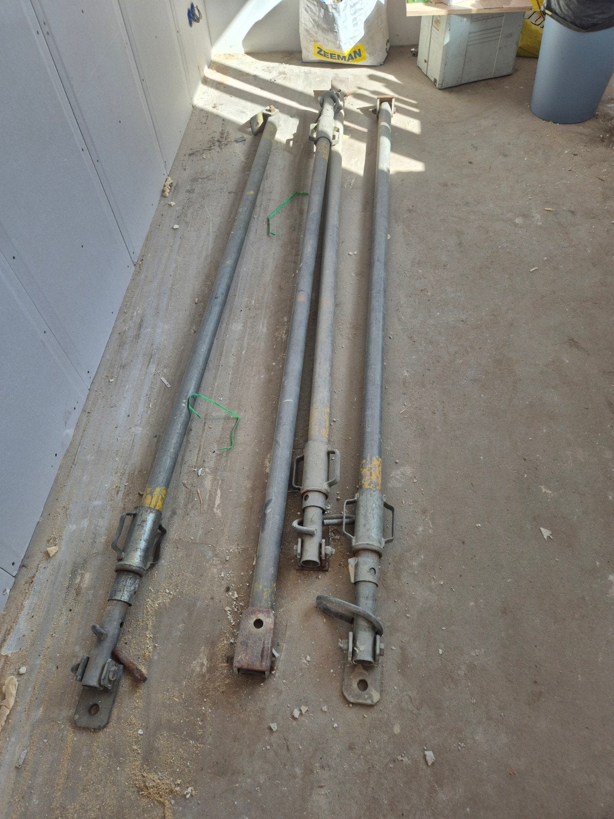 Schoorstempels - Set van 4 stuks duw/trek, Doe-het-zelf en Verbouw, Steigers, Ophalen of Verzenden, Gebruikt, Overige typen, 2 tot 5 meter