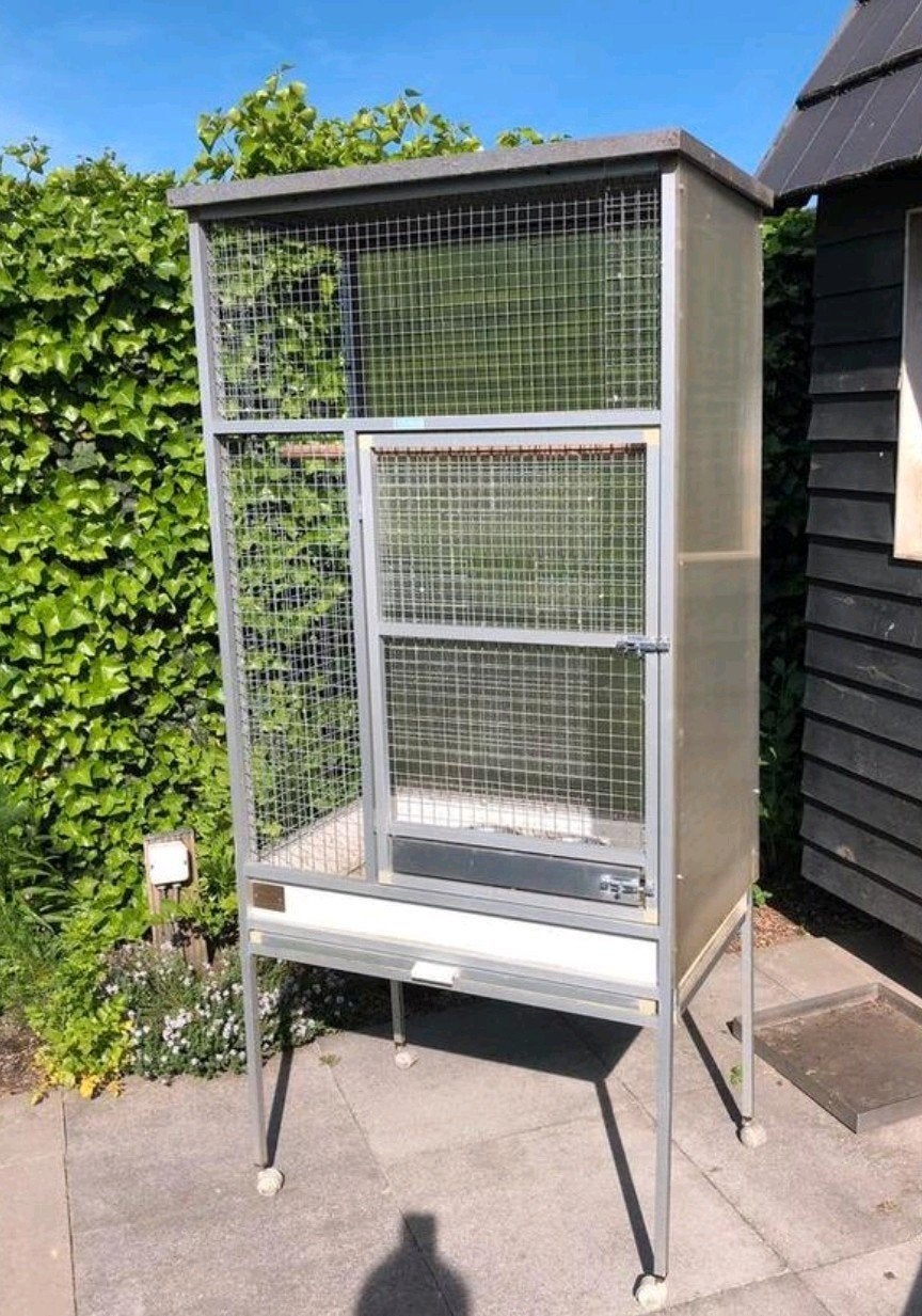 Prachtige volledig onderhoudsvrij aluminium trespa verblijf, Ophalen, Zo goed als nieuw, Aluminium, Broedkooi of Kweekkooi