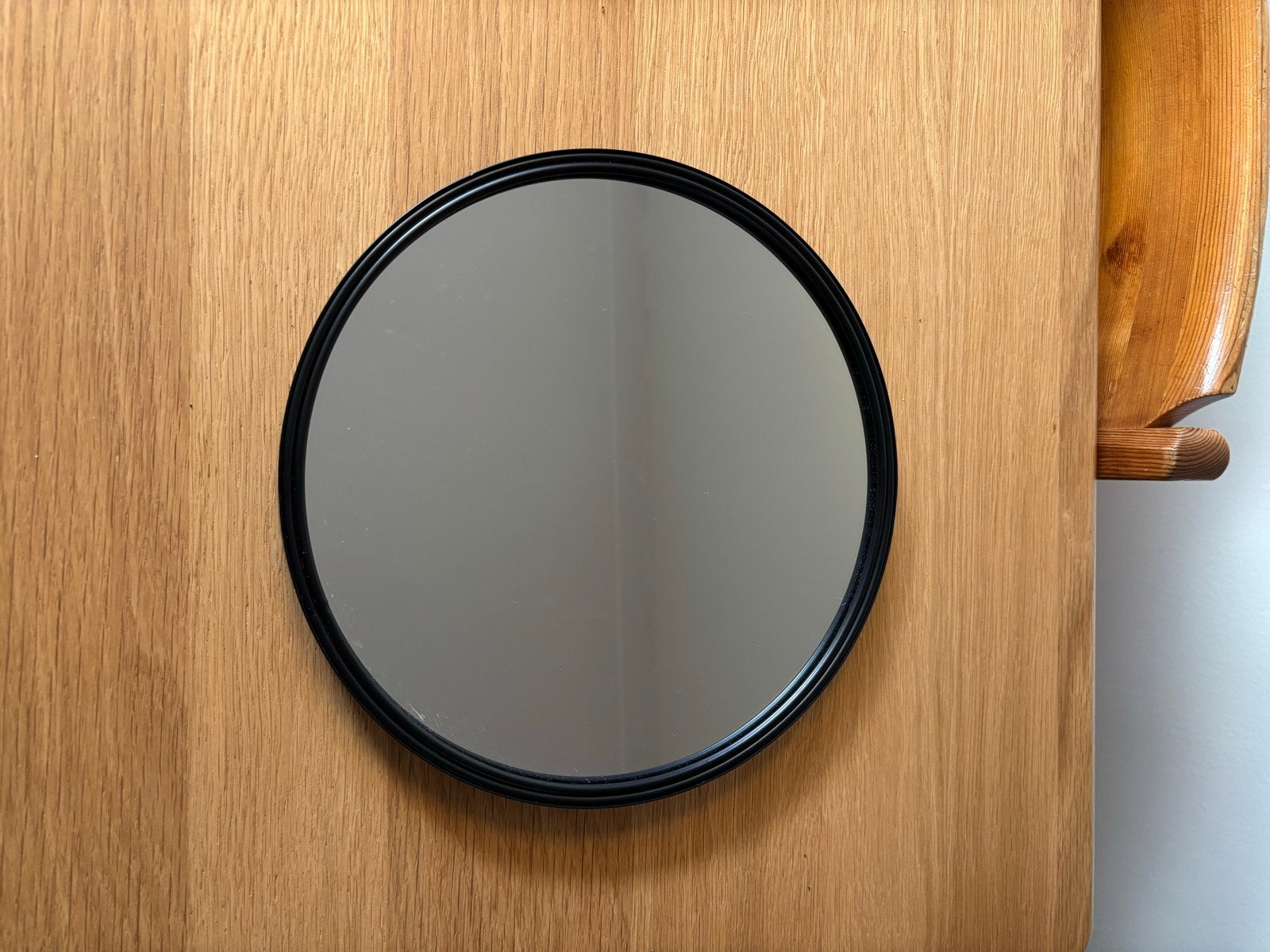 Ronde spiegel met zwarte rand, Minder dan 50 cm, Rond, Ophalen of Verzenden, Zo goed als nieuw