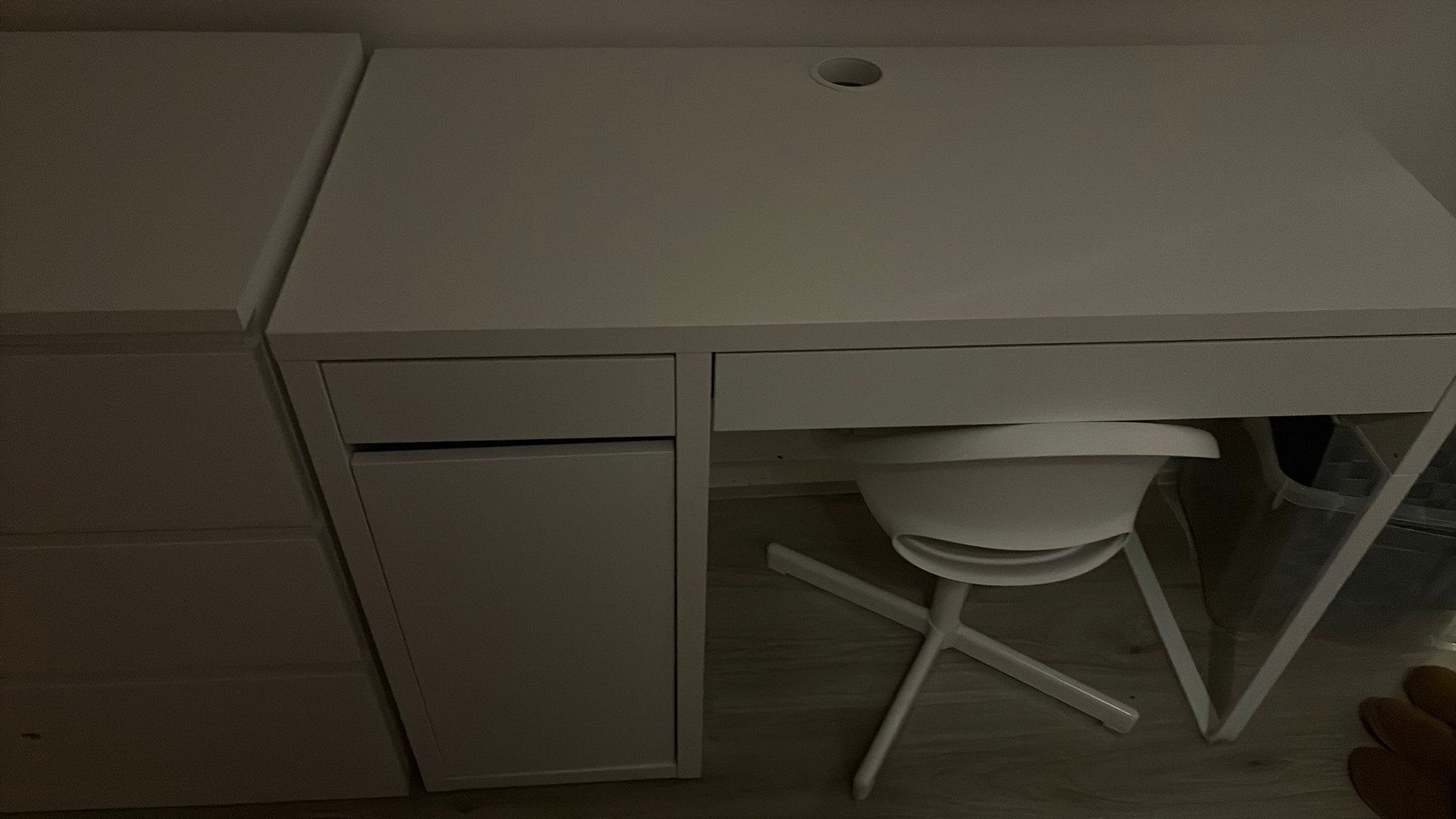 Bureau, Ophalen, Zo goed als nieuw