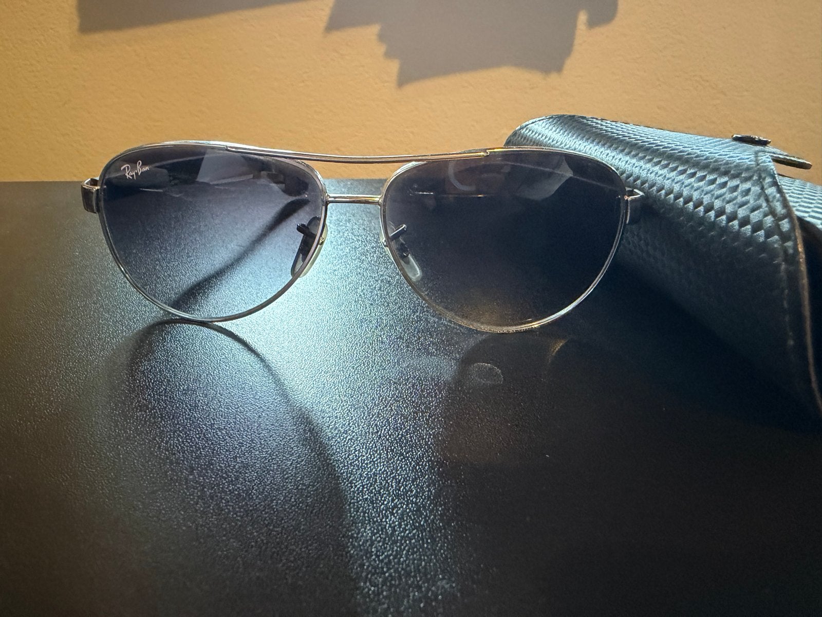 Ray-Ban Zonnebril RB 3457 - Stijlvol en Zo Goed als Nieuw, Zonnebril, Ophalen of Verzenden, Zo goed als nieuw, Ray-Ban