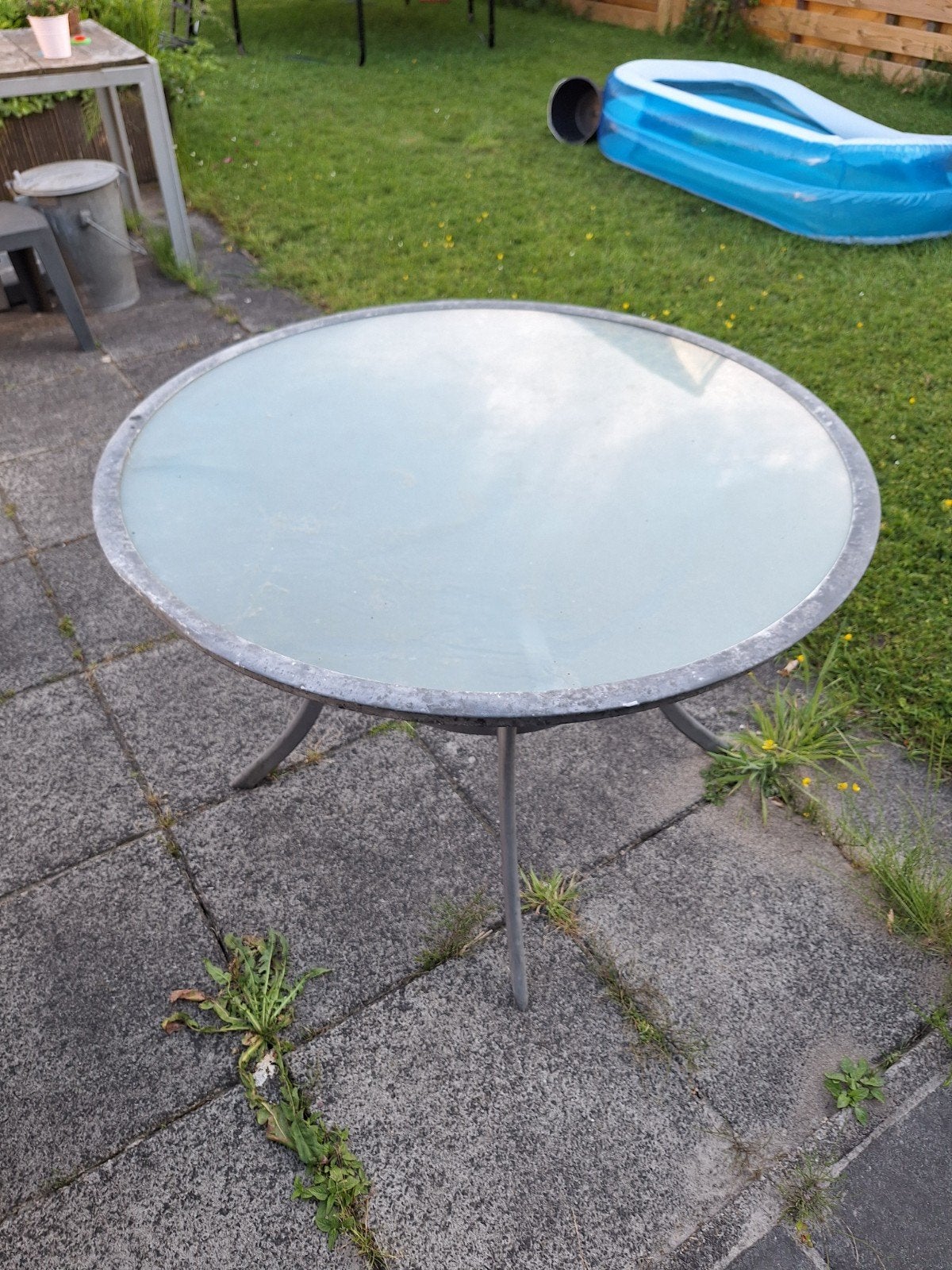 Oude Glazen Salontafel 70 x 107 cm, Ophalen, Gebruikt, Rond, Metaal
